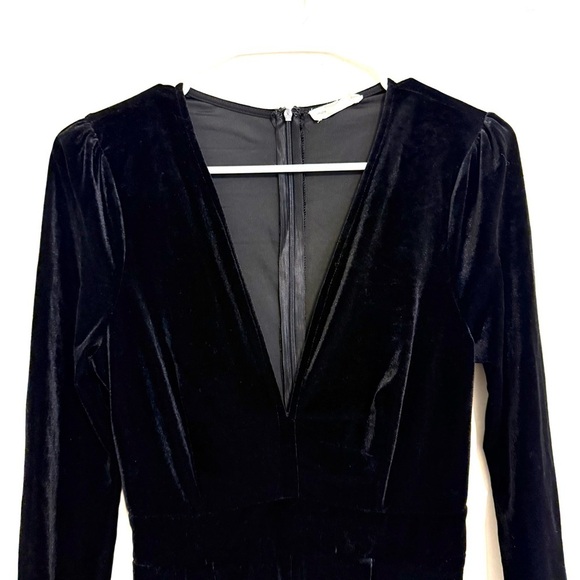 2/$30 Cotton Candy - Black Velvet Long Sleeve V-Neck Romper Size S - Picture 3 of 8